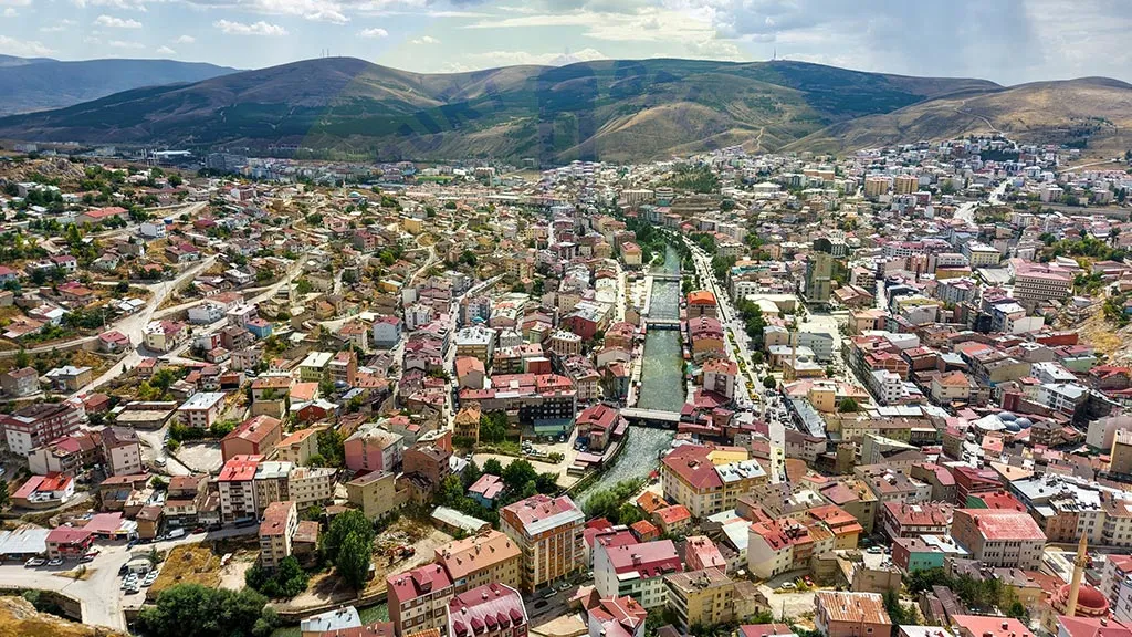 Bayburt'ta Araç Sayısı 20 Bini Geçti: Türkiye'de 196 Bin 338 Yeni Taşıtın Kaydı Yapıldı