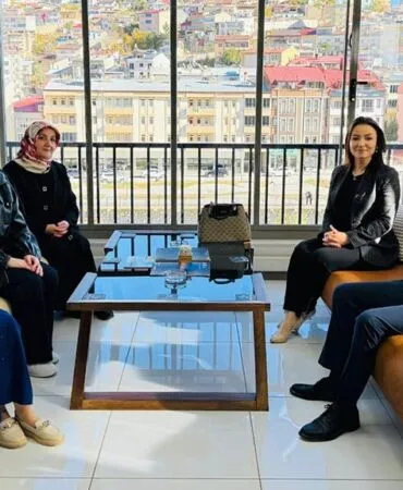 AK Parti Bayburt Kadın Kolları’ndan MÜSİAD’a Önemli Ziyaret