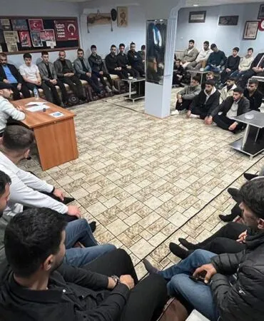 Bayburt Ülkü Ocakları’ndan Türk Dilinin Önemi Semineri