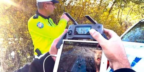 Bayburt’ta Drone İle Trafik Denetimi, Kırmızı Işık İhlalleri Havadan Tespit Edildi