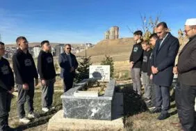 Bayburt’ta Vefat Eden Öğretmenler Mezarları Başında Anıldı
