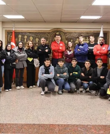 Bayburtlu Gençler Projeleriyle MSB’de! Bakan Yardımcısı Salih Ayhan, Türkiye’nin Geleceği Size Emanet