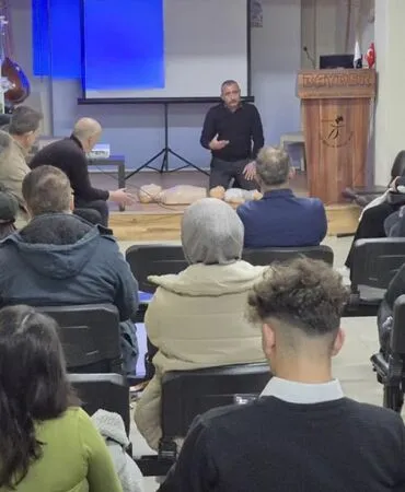 Bayburt’ta Eğitimci Ahmet Çalışkan’dan Hayat Kurtaran İlk Yardım Eğitimi