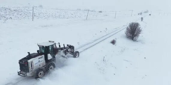Bayburt’ta Kış Mesaisi Başladı, 35 İş Makinesi ve 50 Personel Görev Başında