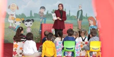 Bayburt’ta Masal Gibi Bir Gün, Çocuklar Avucumdaki Tırtıl ile Buluştu