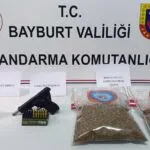 Bayburt'ta Jandarma Eve Baskın Yaptı! O Köydeki Aramada Ele Geçirilenler Şoke Etti