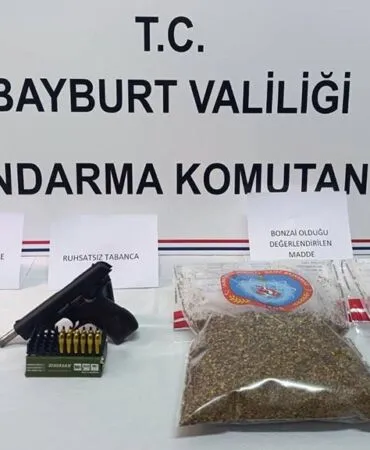 Bayburt'ta Jandarma Eve Baskın Yaptı! O Köydeki Aramada Ele Geçirilenler Şoke Etti