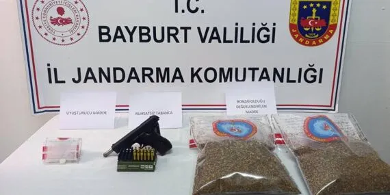 Bayburt’ta Jandarma Eve Baskın Yaptı! O Köydeki Aramada Ele Geçirilenler Şoke Etti