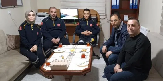 Bayburt’ta 112 Acil Çalışanlarına Anlamlı Ziyaret, İftar Sonrası Bir Araya Geldiler!