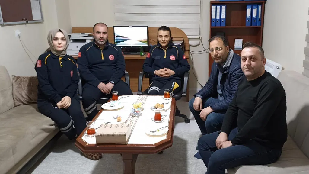 Bayburt’ta 112 Acil Çalışanlarına Anlamlı Ziyaret, İftar Sonrası Bir Araya Geldiler!