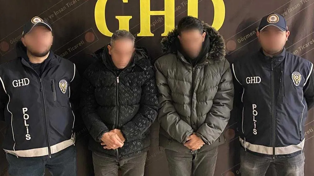 Bayburt’ta Göçmen Kaçakçılığı Operasyonu, 5 Şüpheliden 2’si Tutuklandı!