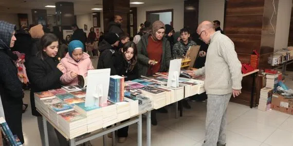 Bayburt’ta Kültür Şöleni Sürüyor, Kitap Günleri’nde Nostalji Rüzgarı