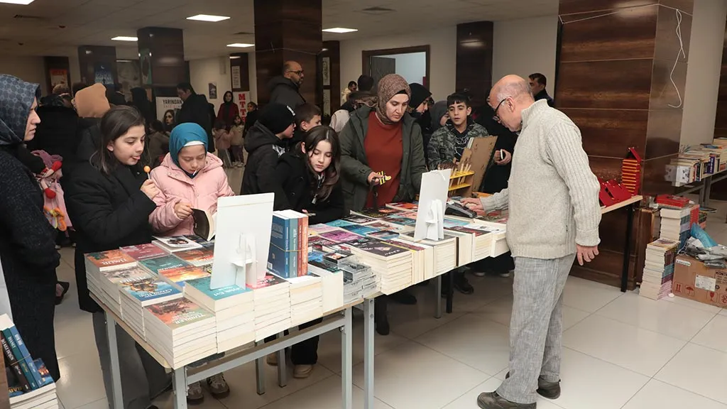 Bayburt’ta Kültür Şöleni Sürüyor, Kitap Günleri’nde Nostalji Rüzgarı