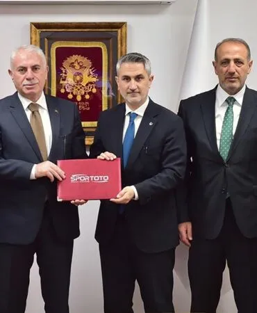 Bayburt’ta Spor Yatırımları İçin İmzalar Atıldı, Şehre Modern Tesisler Kazandırılıyor