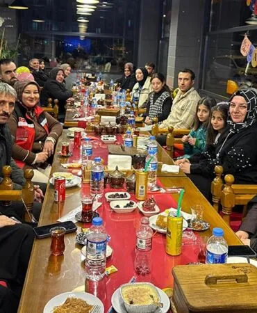 Bayburt’ta Yürekleri Isıtan İftar, Büyük Aile Sofrasında Bir Araya Geldiler