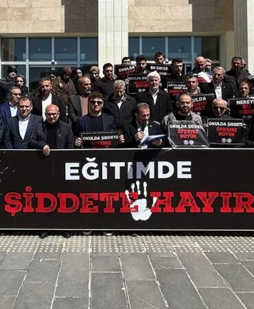 Bayburt’ta Eğitimciler Şiddete Karşı Tek Ses Oldu