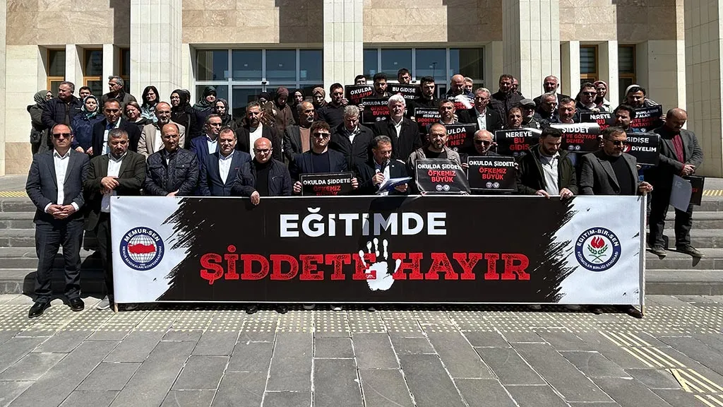 Bayburt’ta Eğitimciler Şiddete Karşı Tek Ses Oldu