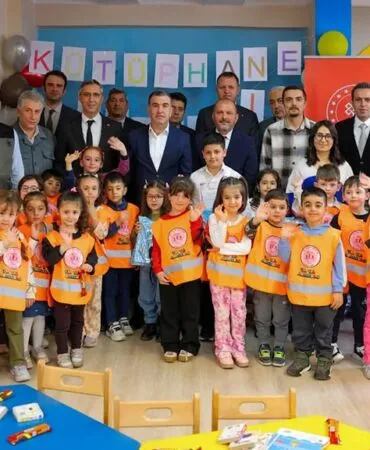 Bayburt’ta Kütüphane Haftası Kutlandı, Yılın Okurları Ödüllerini Aldı