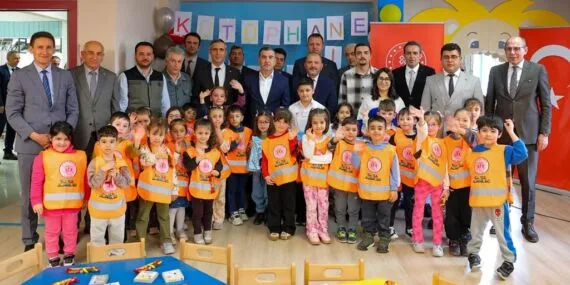 Bayburt’ta Kütüphane Haftası Kutlandı, Yılın Okurları Ödüllerini Aldı