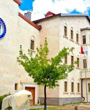 Bayburt Üniversitesi'nden Sağlıkta Yerli Adım, 2.7 Milyon TL Ödenek Almayı Başardı!