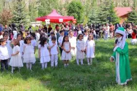 Bayburt'ta Renkli Görüntüler! Miniklerin Yıl Sonu Coşkusu Parka Taşındı