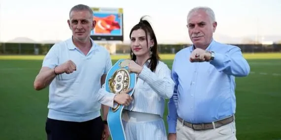 Dünya Şampiyonu Elif Nur Turhan Unvan Maçına Çıkıyor, Arizona’da Nefesler Tutuldu!
