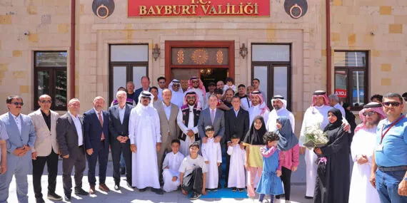 Bahreynli Turist Kafilesi Bayburt Valiliği’ni Ziyaret Etti