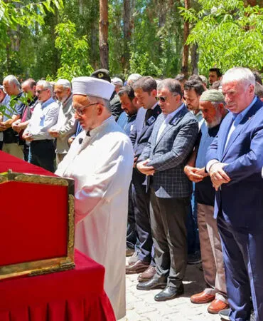 Kıbrıs Gazisi Eşref Kabak Son Yolculuğuna Uğurlandı