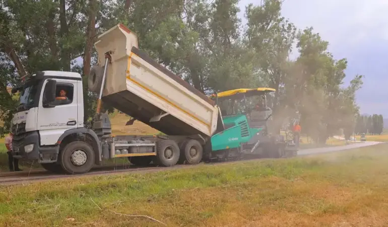 Bayburt Çımağıl Grup Yolu’nda Asfalt Bakım ve Onarım Çalışması