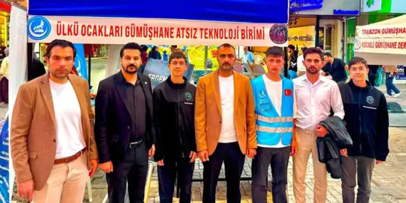 Bayburt Ülkü Ocakları Gümüşhane’deki Teknoloji Standını Ziyaret Etti