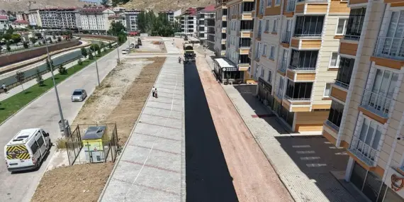 Bayburt Zahit Mahallesi Sahilyolu ve Şehzade Sokak’ta Asfalt Çalışması