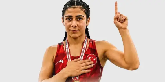 Bayburtlu Genç Güreşçi Ecrin Akbulut Türkiye Şampiyonu Oldu