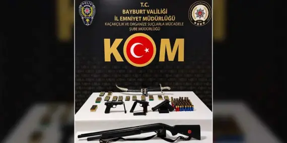 Bayburt’ta KOM Ekiplerinden Ruhsatsız Silah Operasyonu, 5 Şüpheli Yakalandı