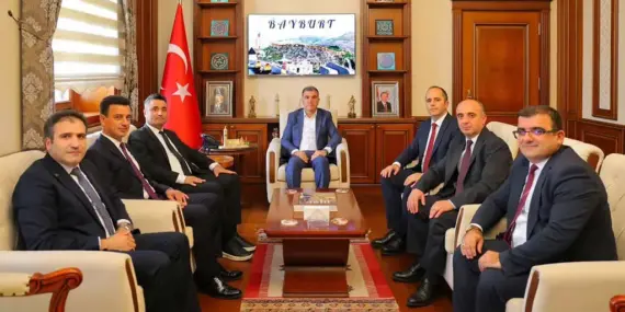 Vali Eldivan Bayburt’un Yeni Banka Müdürlerini Ağırladı! İşte O Ziyaretin Detayları
