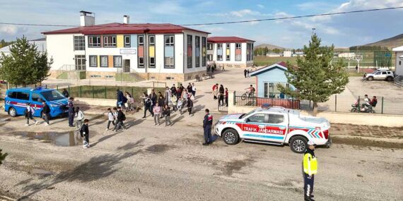Bayburt’ta Okul Çevrelerinde Güvenlik Önlemleri Artırıldı