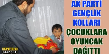Gençlik kolları çocuklara oyuncak dağıttı