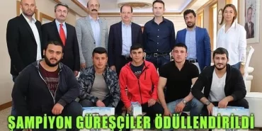 Şampiyon Güreşçiler Ödüllendirildi