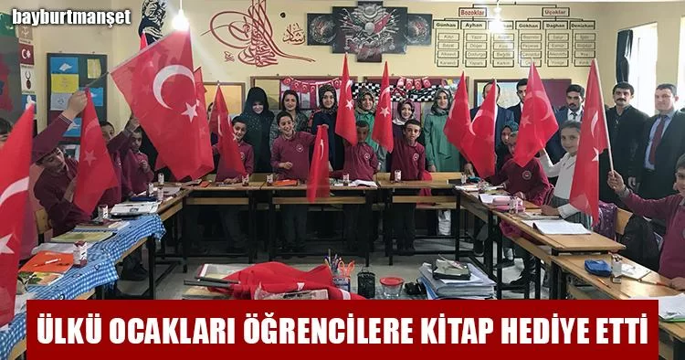 Ülkü Ocakları Öğrencilere Kitap Hediye Etti