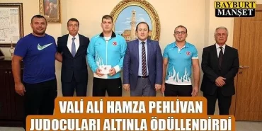 Vali Ali Hamza Pehlivan Judocuları Altınla Ödüllendirdi
